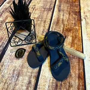 Teva Sandals EUC